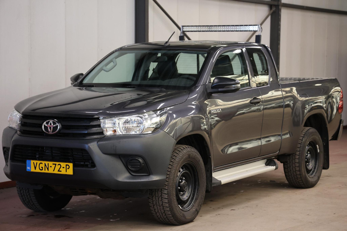 Toyota Hilux 2.4 D-4D 150PK Xtra Cab 4X4 Toyota Hilux 2.4 D-4D 150PK Xtra Cab 4X4