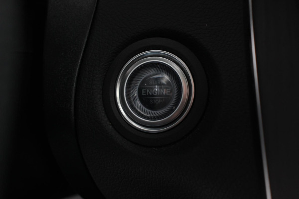 Mercedes-Benz GLC 300e 4MATIC 9G-tronic AMG Line Navigatie Cruise Control Parkeersensoren Stoelverwarming Panorama dak Matrix LED-koplampen Virtual Cockpit Surround-systeem Burmester Inductielader