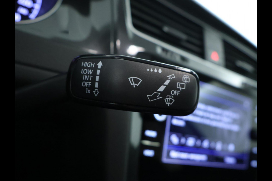Volkswagen GOLF Variant 1.0 TSI Comfortline NAVI | CarPlay | Dealer onderhouden