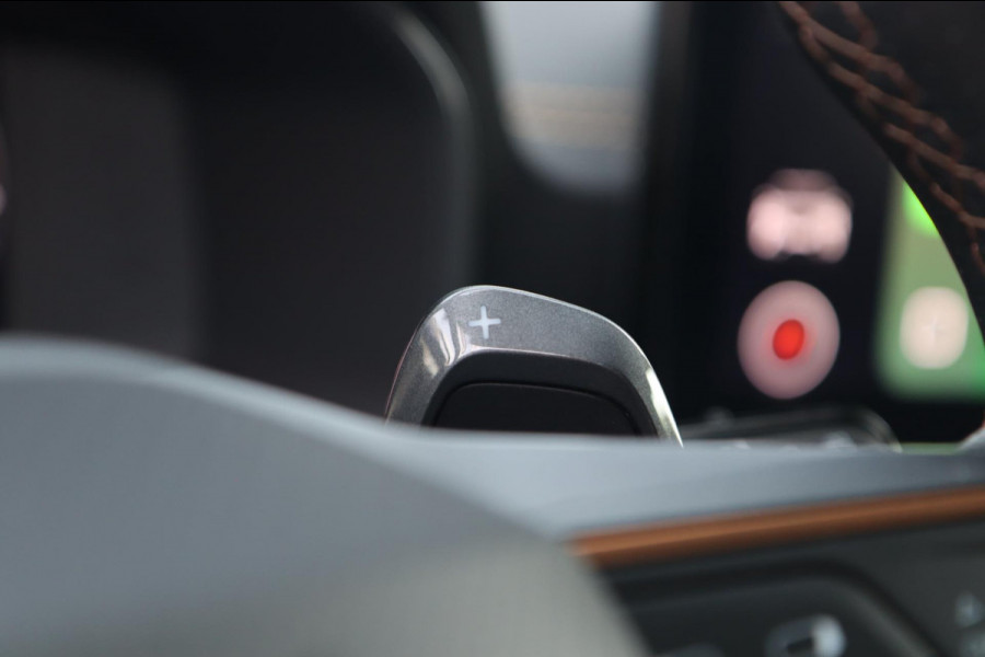 CUPRA Formentor VZ e-Hybrid 245 PK Performance Copper Edition / KEYLESS / ACC / CAMERA / DODEHOEK / CARPLAY