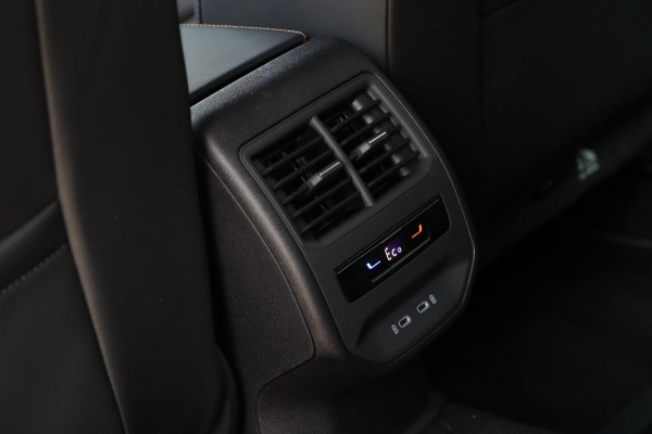 CUPRA Formentor VZ e-Hybrid 245 PK Performance Copper Edition / KEYLESS / ACC / CAMERA / DODEHOEK / CARPLAY
