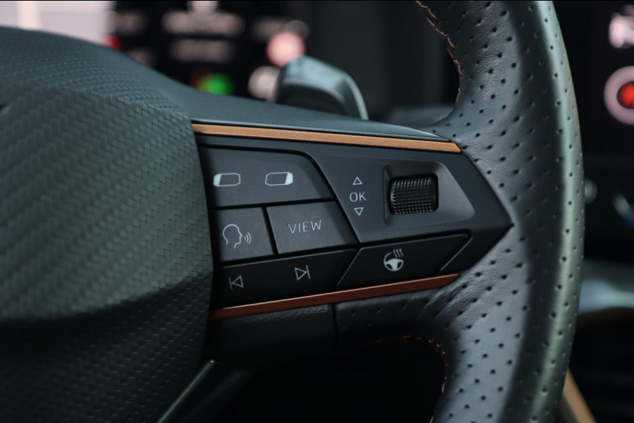 CUPRA Formentor VZ e-Hybrid 245 PK Performance Copper Edition / KEYLESS / ACC / CAMERA / DODEHOEK / CARPLAY