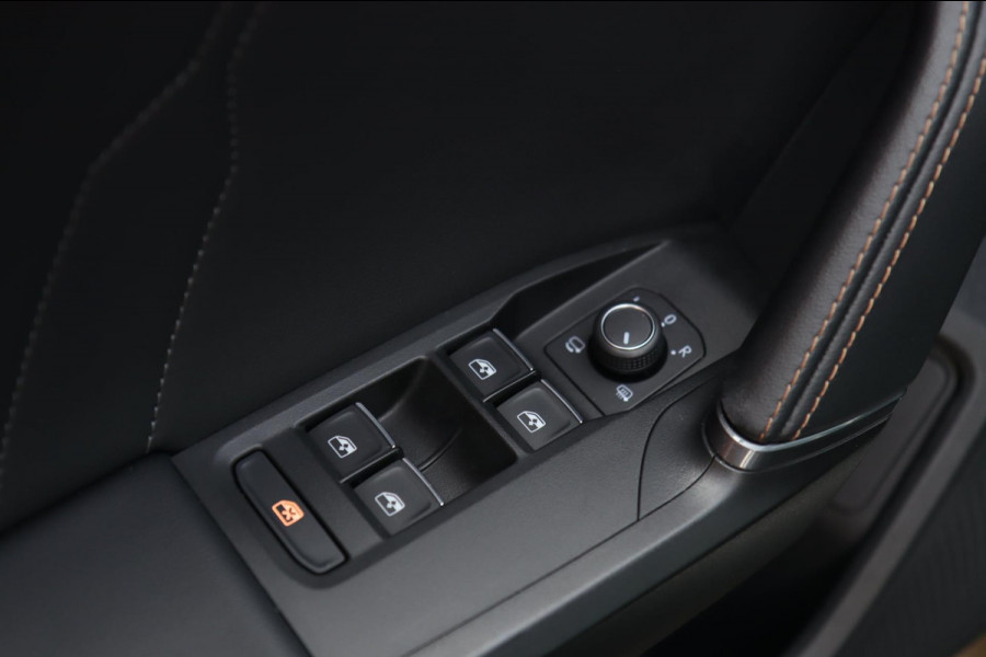 CUPRA Formentor VZ e-Hybrid 245 PK Performance Copper Edition / KEYLESS / ACC / CAMERA / DODEHOEK / CARPLAY