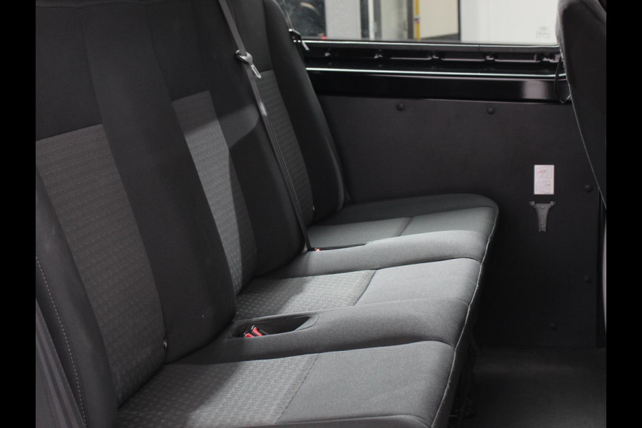 Ford Transit Custom L2H1 Dubbele cabine Trend Climate control Cruise control LED Parkeersensoren Trekhaak Apple Carplay/ Android Auto