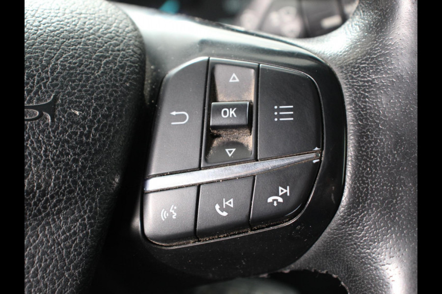 Ford Transit Custom L2H1 Dubbele cabine Trend Climate control Cruise control LED Parkeersensoren Trekhaak Apple Carplay/ Android Auto