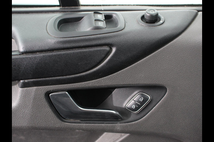 Ford Transit Custom L2H1 Dubbele cabine Trend Climate control Cruise control LED Parkeersensoren Trekhaak Apple Carplay/ Android Auto