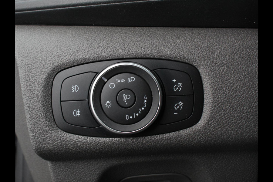 Ford Transit Custom L2H1 Dubbele cabine Trend Climate control Cruise control LED Parkeersensoren Trekhaak Apple Carplay/ Android Auto