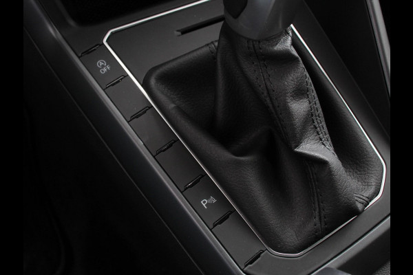 Volkswagen Polo 1.0 TSI DSG R-Line Black Pack Navigatie Apple Carplay/Android Auto Adaptive Parkeersensoren Stoelverwarming Virtual Cockpit Ledverlichting Climate Control