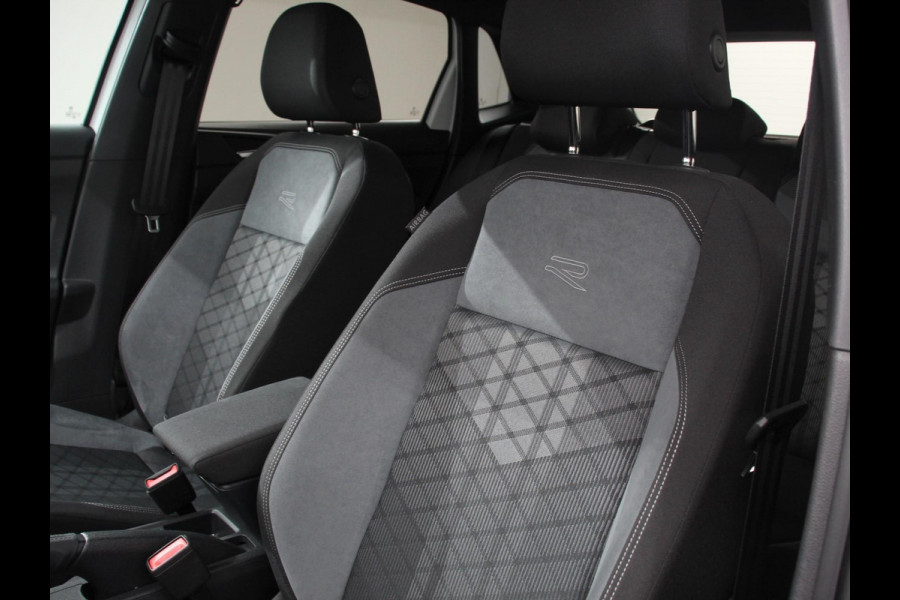 Volkswagen Polo 1.0 TSI DSG R-Line Black Pack Navigatie Apple Carplay/Android Auto Adaptive Parkeersensoren Stoelverwarming Virtual Cockpit Ledverlichting Climate Control