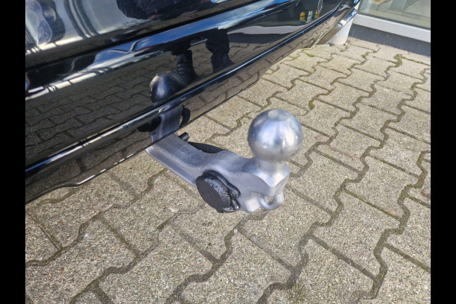 Ford Kuga 2.5 PHEV ST-Line | 243pk Voorraad Auto ! Winterpack | Wegklapbare Trekhaak | 2.100kg Trekgewicht