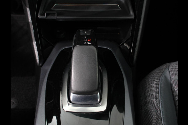 Peugeot e-2008 EV Allure 50 kWh Climate control Navigatie Cruise control LED Parkeersensoren voor + achter Apple Carplay/ Android Auto