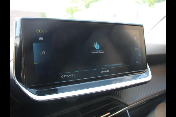 Peugeot e-2008 EV Allure 50 kWh Climate control Navigatie Cruise control LED Parkeersensoren voor + achter Apple Carplay/ Android Auto