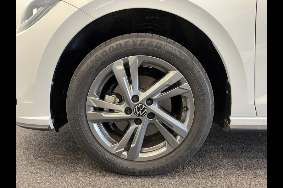 Land Rover Discovery Sport P200 2.0 R-Dynamic S | Leder | Panorama dak | Navigatie | 19"Lichtmetalen velgen | Camera | Parkeer sensoren | Blackpack