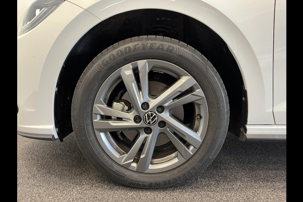 Land Rover Discovery Sport P200 2.0 R-Dynamic S | Leder | Panorama dak | Navigatie | 19"Lichtmetalen velgen | Camera | Parkeer sensoren | Blackpack