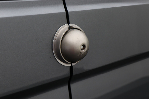 Volkswagen Crafter 30 2.0 TDI L3H3 177 PK 3-Zits, Camera, LED, Cruise, Apple Carplay, Airco, DAB, PDC, Trekhaak