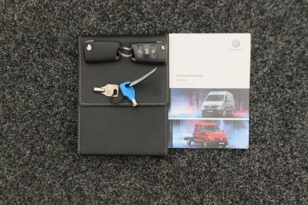 Volkswagen Crafter 30 2.0 TDI L3H3 177 PK 3-Zits, Camera, LED, Cruise, Apple Carplay, Airco, DAB, PDC, Trekhaak