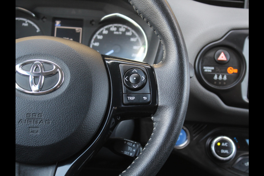 Toyota Yaris 1.5 Hybrid Dynamic CLIMATE | CRUISE | LED | CAMERA | CARPLAY | KEYLESS
