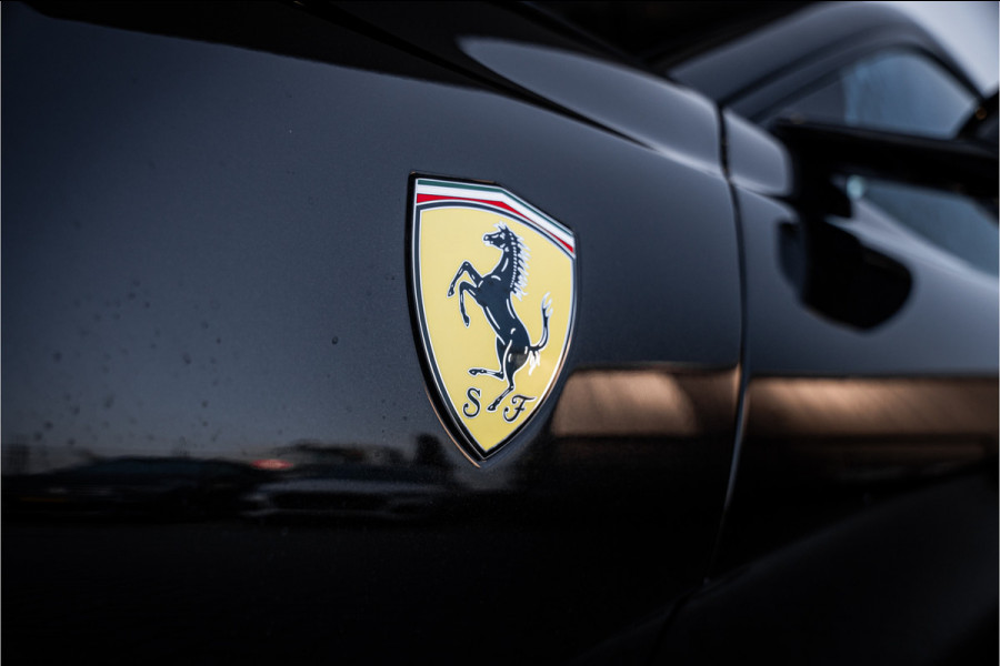 Ferrari 812 6.5 V12 Superfast HELE - Racing seats l Passenger display l JBL