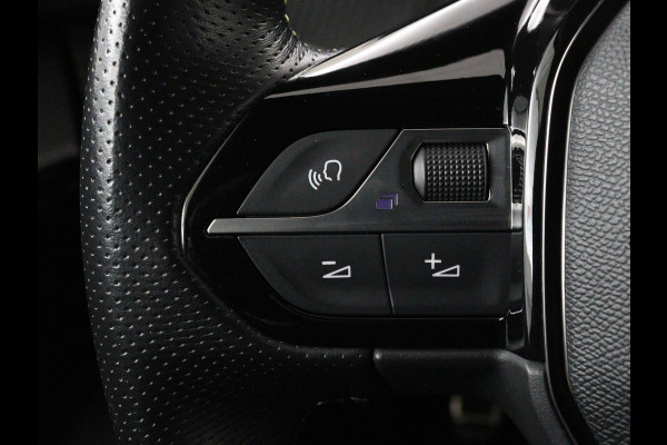Peugeot 208 1.2 PureTech GT-Line | Panoramadak | Carplay | Afneembare trekhaak | Cruise control | Full LED | Navigatie | Camera | Sfeerverlichting