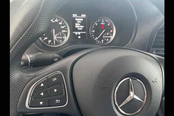 Mercedes-Benz Vito 114 CDI Extra Lang Airco - Cruise control - Navigatie full map - Achteruitrijcamera - Zijschuifdeur rechts - Parkeersensoren voor en achter - Trekhaak - Aluminium trap - zeer nette bus