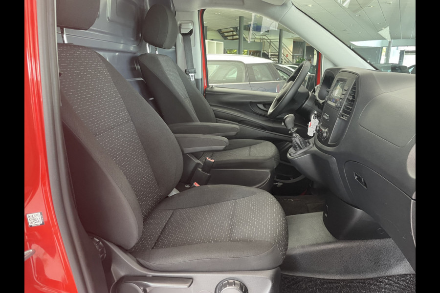 Mercedes-Benz Vito 114 CDI Extra Lang Airco - Cruise control - Navigatie full map - Achteruitrijcamera - Zijschuifdeur rechts - Parkeersensoren voor en achter - Trekhaak - Aluminium trap - zeer nette bus