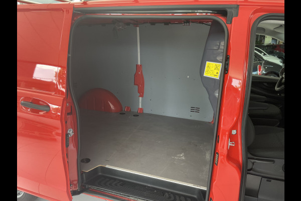 Mercedes-Benz Vito 114 CDI Extra Lang Airco - Cruise control - Navigatie full map - Achteruitrijcamera - Zijschuifdeur rechts - Parkeersensoren voor en achter - Trekhaak - Aluminium trap - zeer nette bus