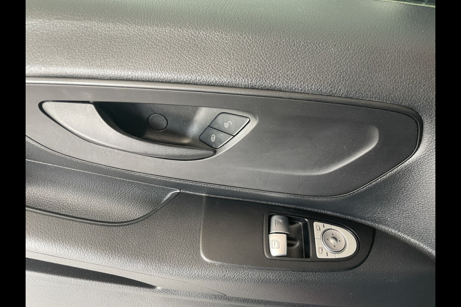 Mercedes-Benz Vito 114 CDI Extra Lang Airco - Cruise control - Navigatie full map - Achteruitrijcamera - Zijschuifdeur rechts - Parkeersensoren voor en achter - Trekhaak - Aluminium trap - zeer nette bus