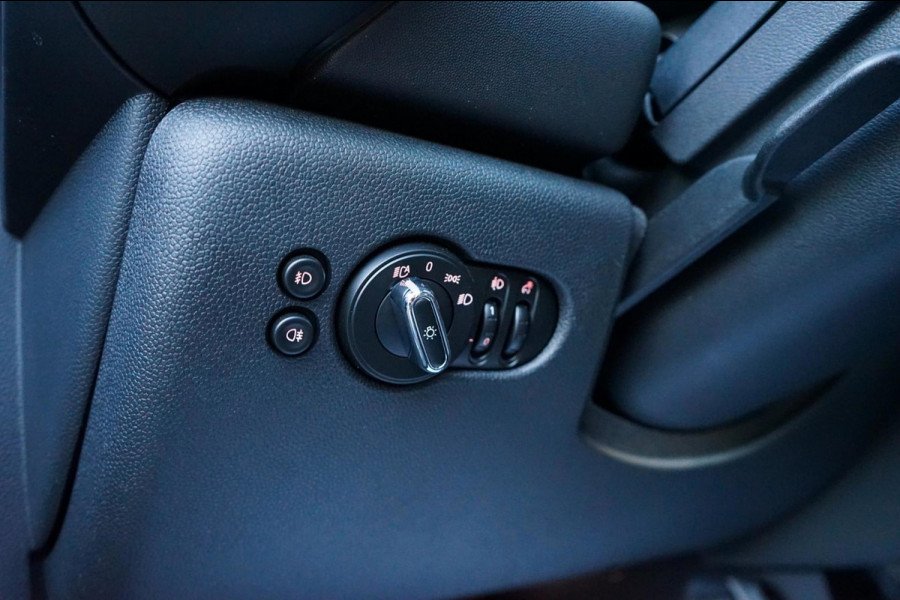 MINI Cooper S 2.0 Chili Panorama, Union-jack LED Achter, Parkeersensoren, LED, Sportstoelen, Cruisecontrol, 17 inch LM Velgen