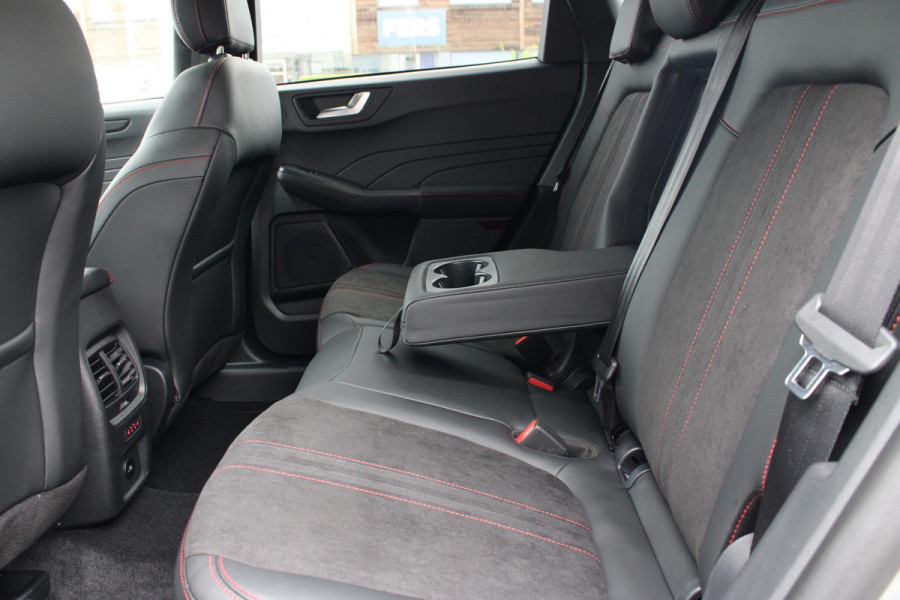 Ford Kuga 2.5 PHEV ST-Line X | 243pk Wegklapbare Trekhaak | Winterpack | Panorama dak | 19 inch velgen | Technology Pack | Solar Silver | Voorraad!