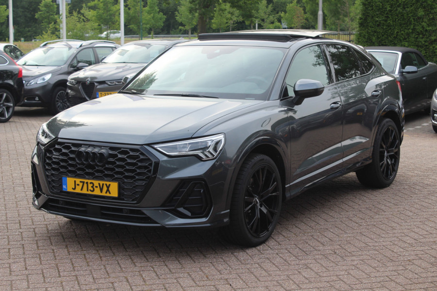Audi Q3 Sportback 45 TFSI quattro edition one / Trekhaak / Panoramadak / Camera / Leder / 20'' / Matrix LED / Navigatie / Stoelverwarming / DAB / ACC
