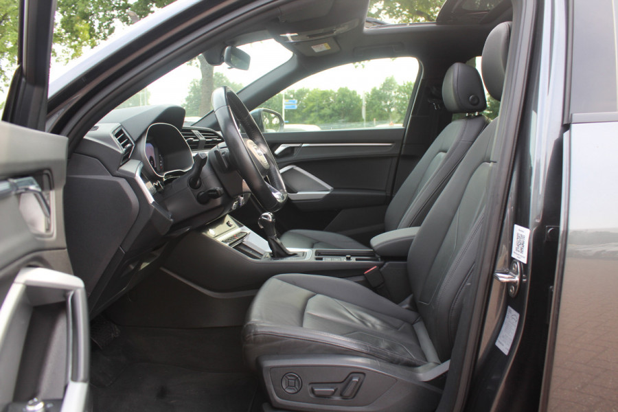 Audi Q3 Sportback 45 TFSI quattro edition one / Trekhaak / Panoramadak / Camera / Leder / 20'' / Matrix LED / Navigatie / Stoelverwarming / DAB / ACC