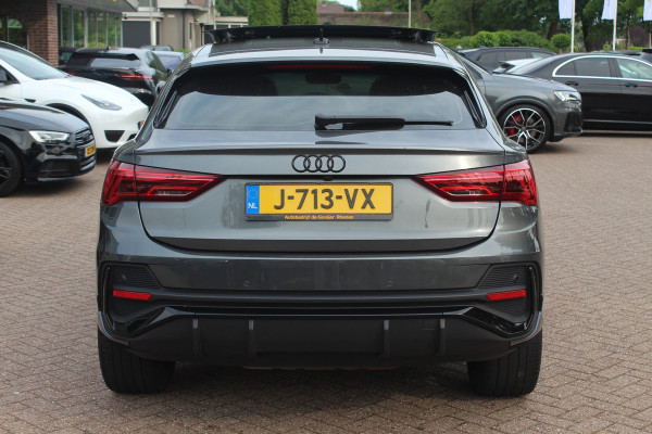 Audi Q3 Sportback 45 TFSI quattro edition one / Trekhaak / Panoramadak / Camera / Leder / 20'' / Matrix LED / Navigatie / Stoelverwarming / DAB / ACC