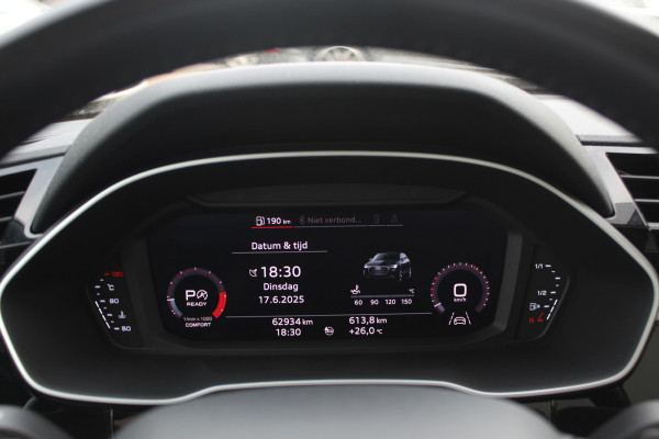 Audi Q3 Sportback 45 TFSI quattro edition one / Trekhaak / Panoramadak / Camera / Leder / 20'' / Matrix LED / Navigatie / Stoelverwarming / DAB / ACC