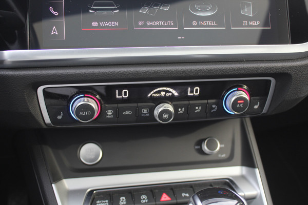 Audi Q3 Sportback 45 TFSI quattro edition one / Trekhaak / Panoramadak / Camera / Leder / 20'' / Matrix LED / Navigatie / Stoelverwarming / DAB / ACC