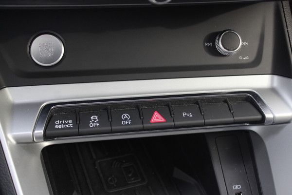 Audi Q3 Sportback 45 TFSI quattro edition one / Trekhaak / Panoramadak / Camera / Leder / 20'' / Matrix LED / Navigatie / Stoelverwarming / DAB / ACC