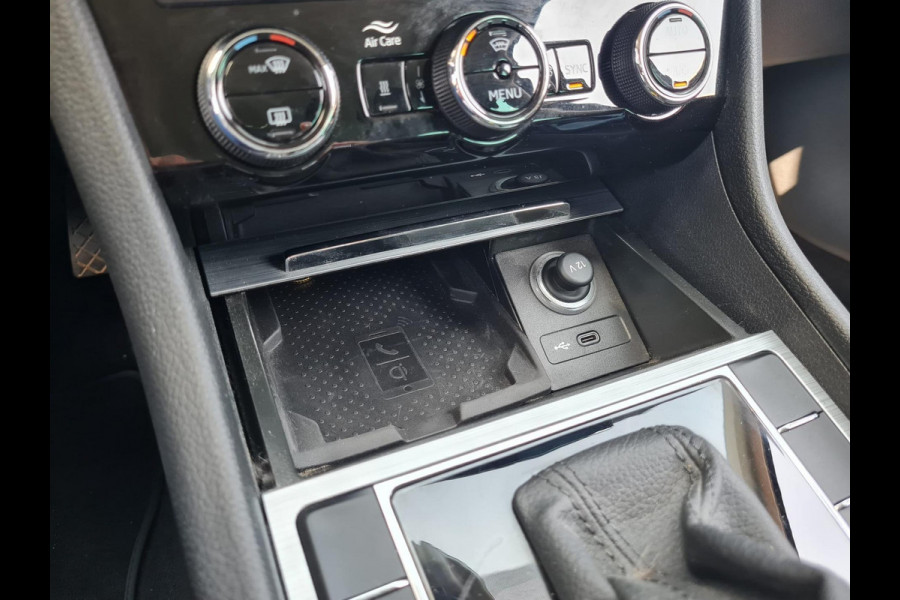 Škoda Superb Combi 1.4 TSI iV Business Edition Plus PHEV | trekhaak wegklapbaar