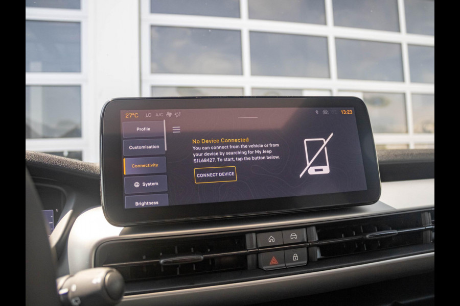 Jeep Avenger 1.2 e-Hybrid Summit | Leder&Winter Pack | Schuif/Kanteldak | Infotainment&Convience Pack