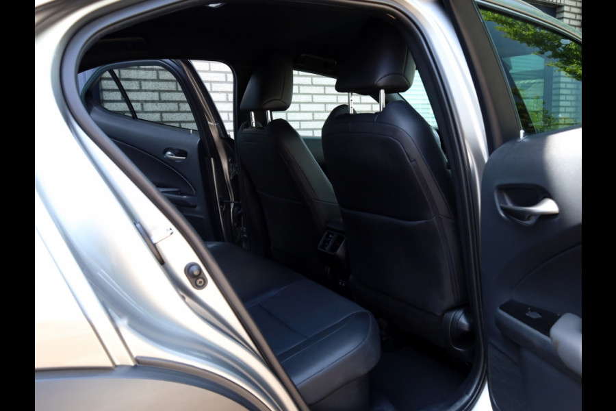 Lexus UX 250h Luxury Line | Leder | Head-up | Dodehoek