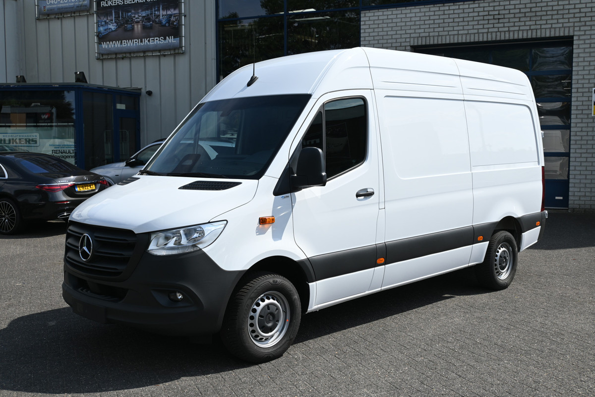 Mercedes-Benz Sprinter 317 CDI L2H2 Pro Geveerde stoel, Navigatie met camera, Draadloze telefoonlader Mercedes-Benz Sprinter 317 CDI L2H2 Pro Geveerde stoel, Navigatie met camera, Draadloze telefoonlader