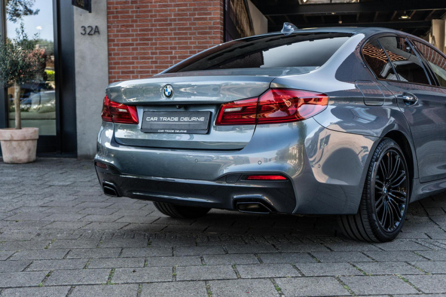 BMW 5 Serie 530e High Executive M-Sport 360 / HUD / B&W