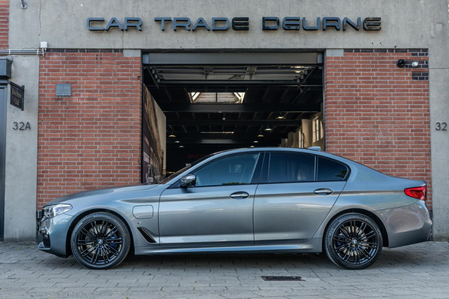 BMW 5 Serie 530e High Executive M-Sport 360 / HUD / B&W