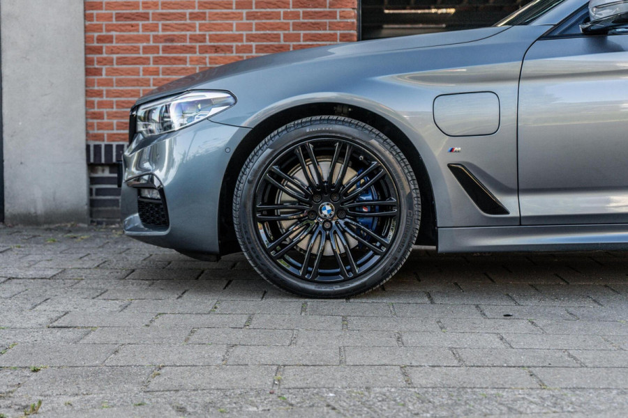 BMW 5 Serie 530e High Executive M-Sport 360 / HUD / B&W