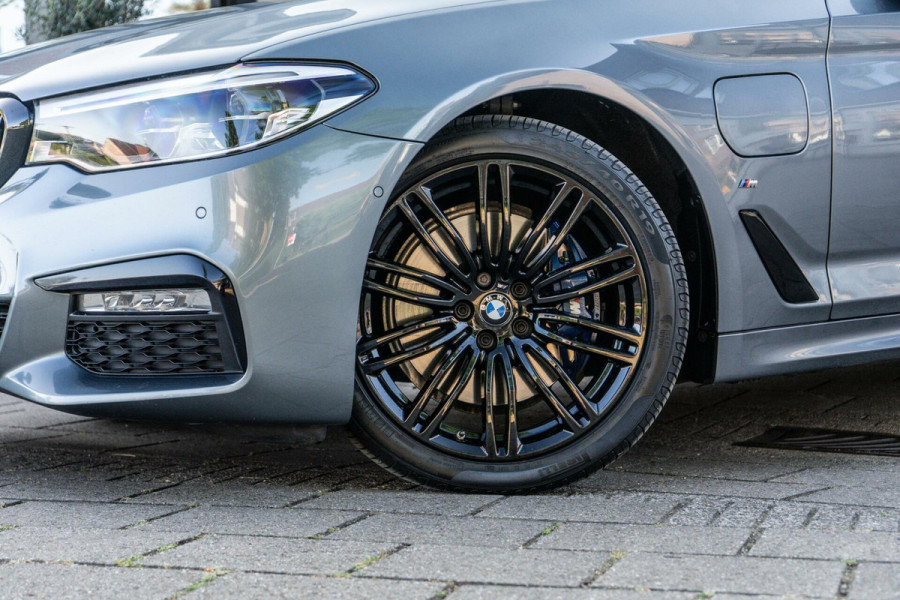 BMW 5 Serie 530e High Executive M-Sport 360 / HUD / B&W