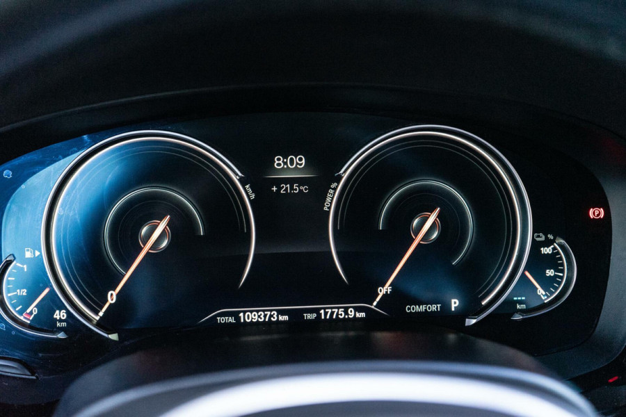BMW 5 Serie 530e High Executive M-Sport 360 / HUD / B&W