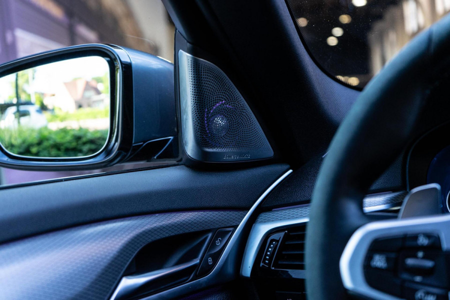 BMW 5 Serie 530e High Executive M-Sport 360 / HUD / B&W