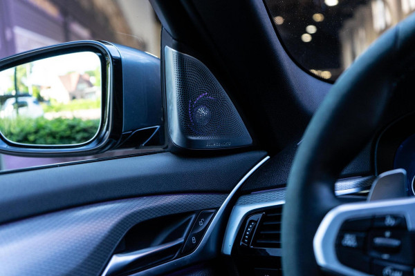 BMW 5 Serie 530e High Executive M-Sport 360 / HUD / B&W