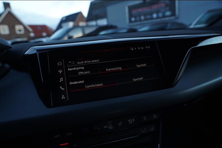 Audi e-tron GT GT 93 kWh | Panorama | Luxe Leder | Camera | Head up Display | Lane assist | Dealer onderhouden | 2e eig | incl btw
