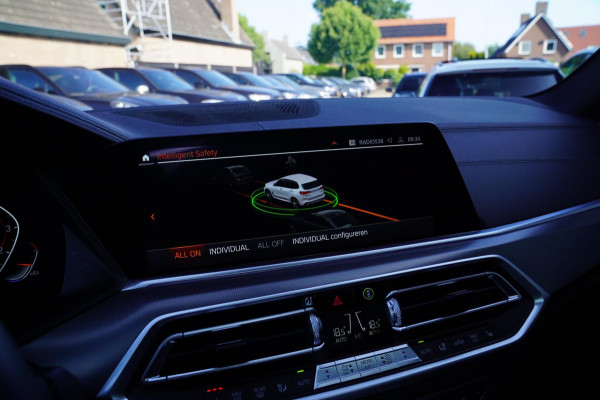 BMW X5 XDrive40i High Executive | HuD | Panorama | Luxe Leder | Camera | BMW LED | Sfeerverlichting | Stoelverwarming | Smart Key