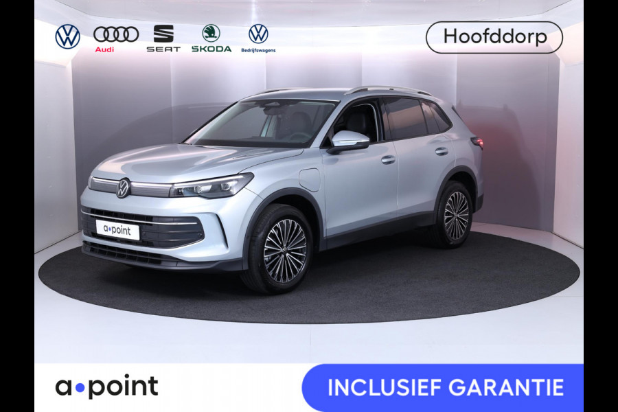 Volkswagen Tiguan 1.5 eHybrid Life PHEV 204PK | Assistentie pakket | Stoelverwarming voor+achter | 18"Lm velgen |