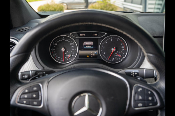 Mercedes-Benz B-Klasse 180 Ambition / LED / Sensoren / Leer / Navi / Cruise control / 18 inch